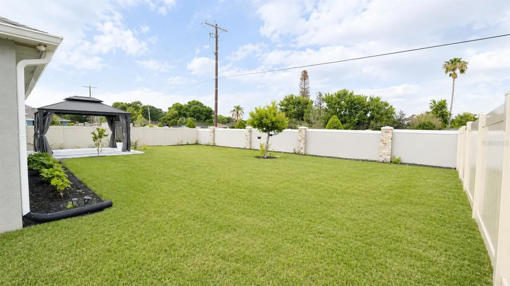 127 AUBURN GROVE BOULEVARD Auburndale, FL 33823