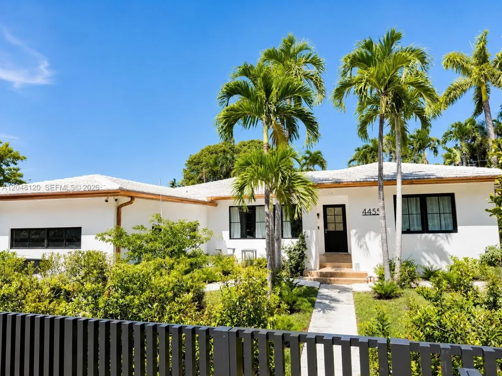 4455 Bay Rd Miami Beach, FL 33140