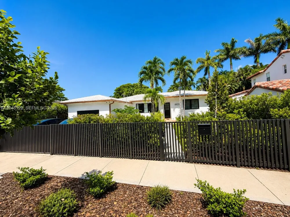 4455 Bay Rd Miami Beach, FL 33140