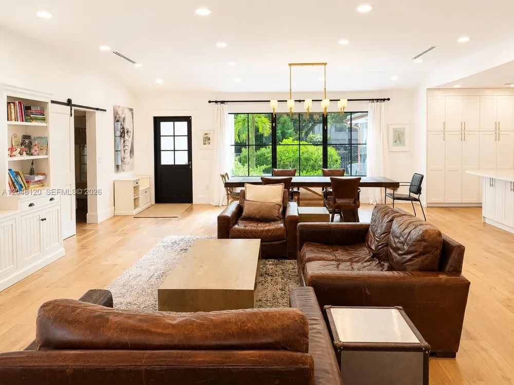 4455 Bay Rd Miami Beach, FL 33140