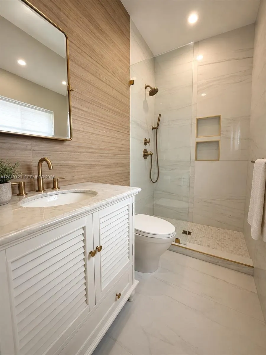 4455 Bay Rd Miami Beach, FL 33140