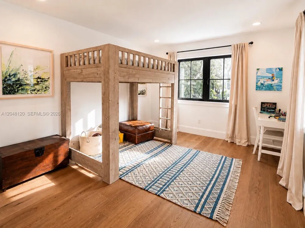 4455 Bay Rd Miami Beach, FL 33140