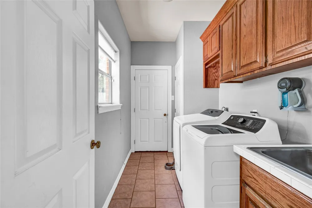 105 Thyme Trail Lake Jackson, TX 77566