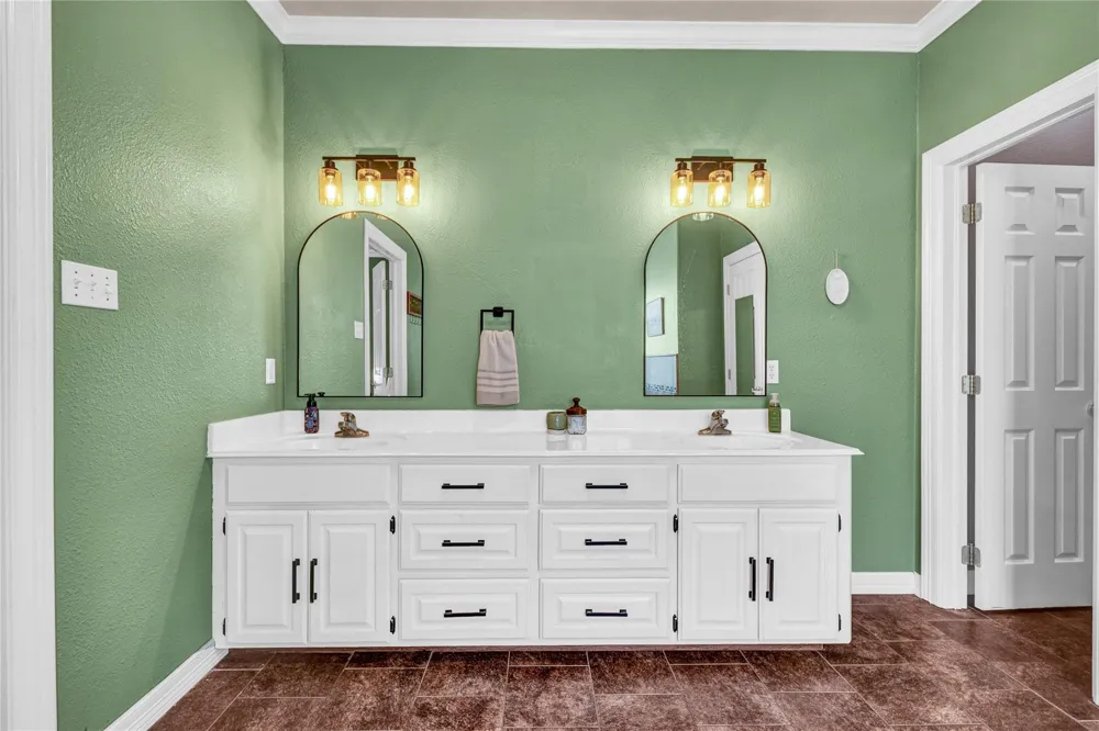 105 Thyme Trail Lake Jackson, TX 77566