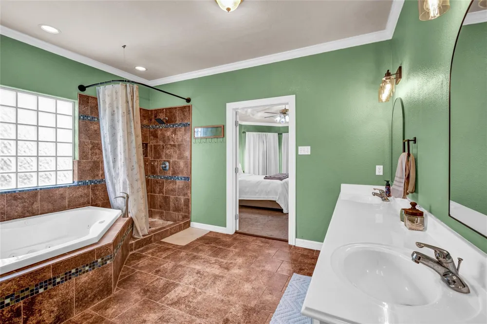 105 Thyme Trail Lake Jackson, TX 77566