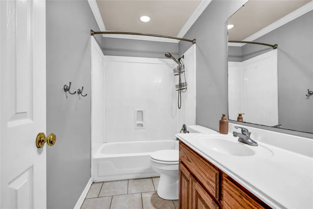 105 Thyme Trail Lake Jackson, TX 77566