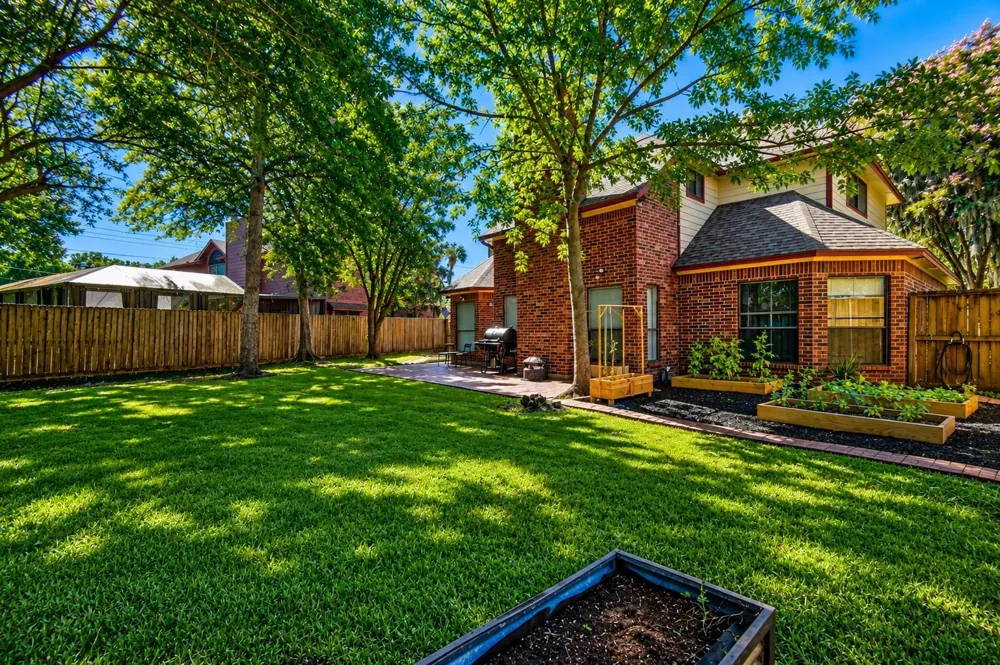 105 Thyme Trail Lake Jackson, TX 77566