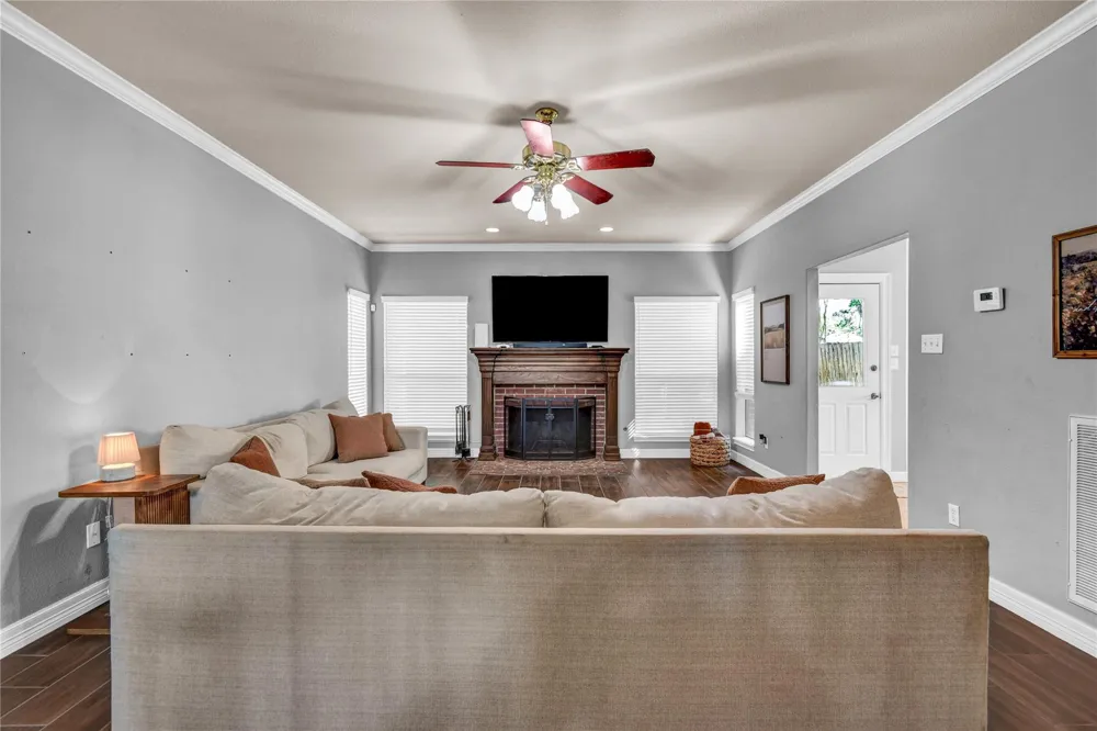 105 Thyme Trail Lake Jackson, TX 77566