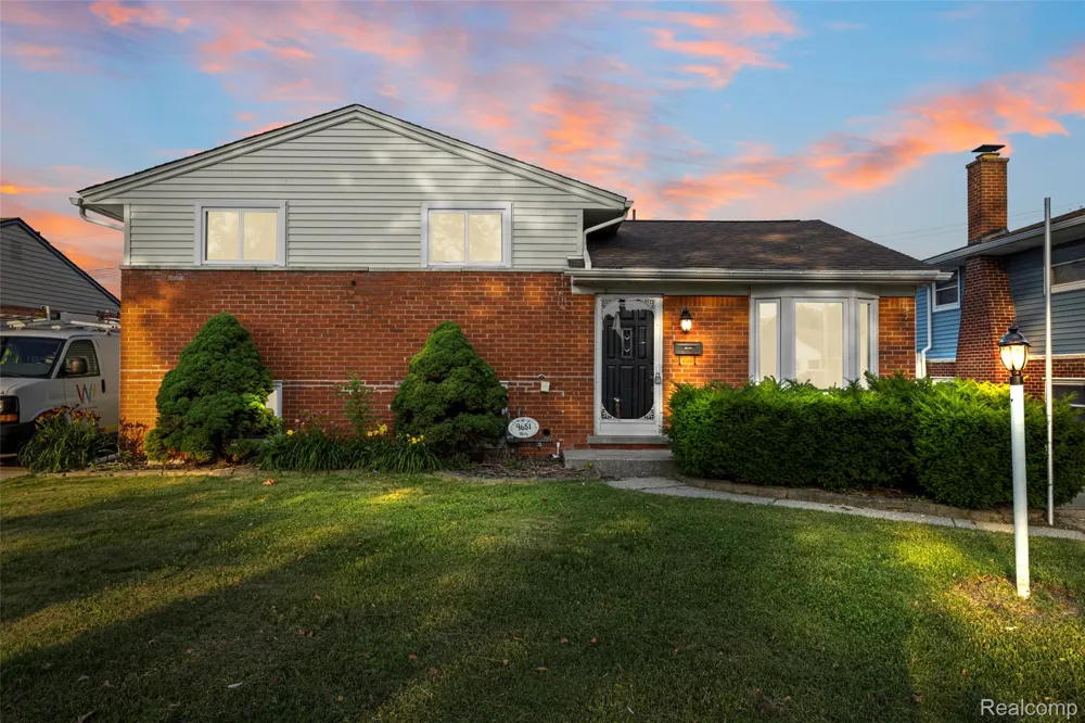 9651 Blaty Street Taylor City, MI 48180
