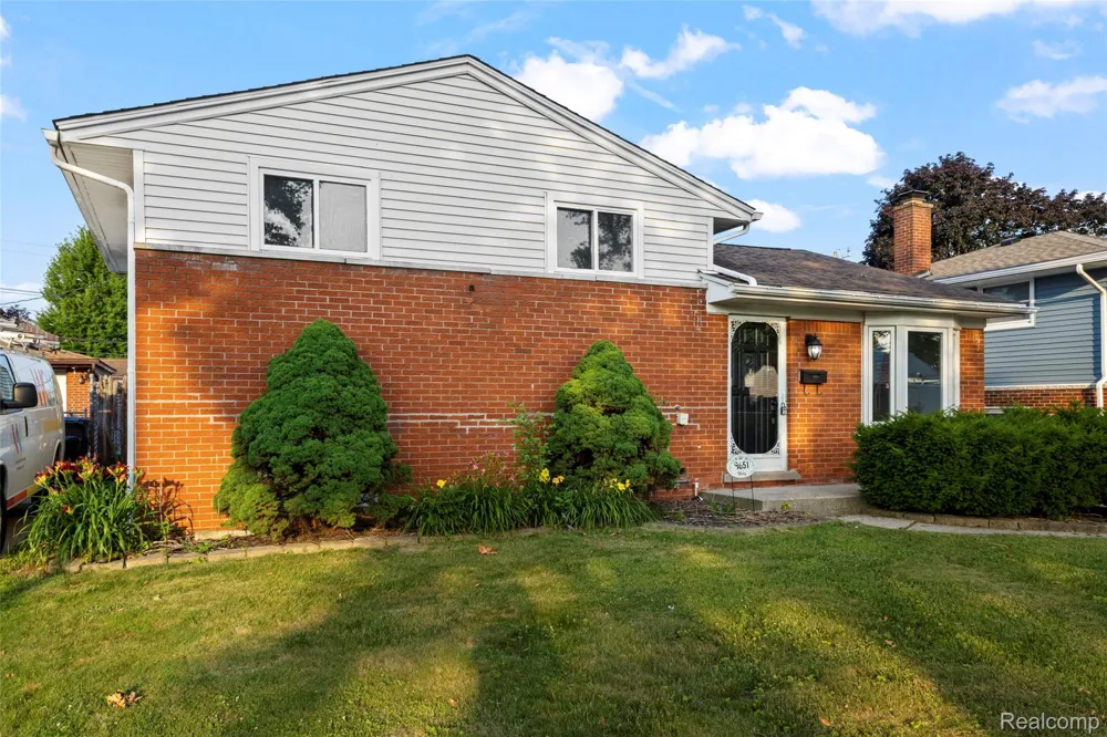 9651 Blaty Street Taylor City, MI 48180