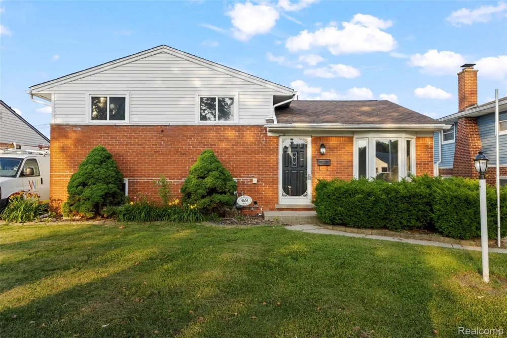 9651 Blaty Street Taylor City, MI 48180