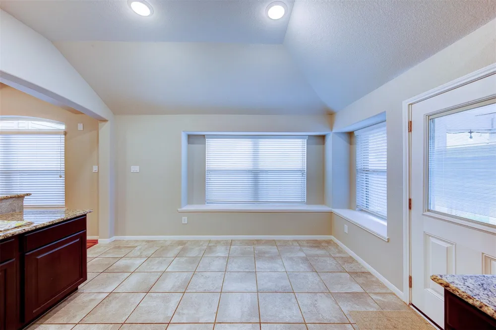 5227 Bay Lane Bacliff, TX 77518