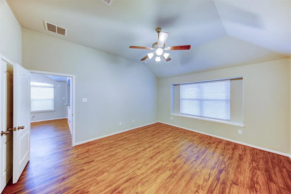 5227 Bay Lane Bacliff, TX 77518