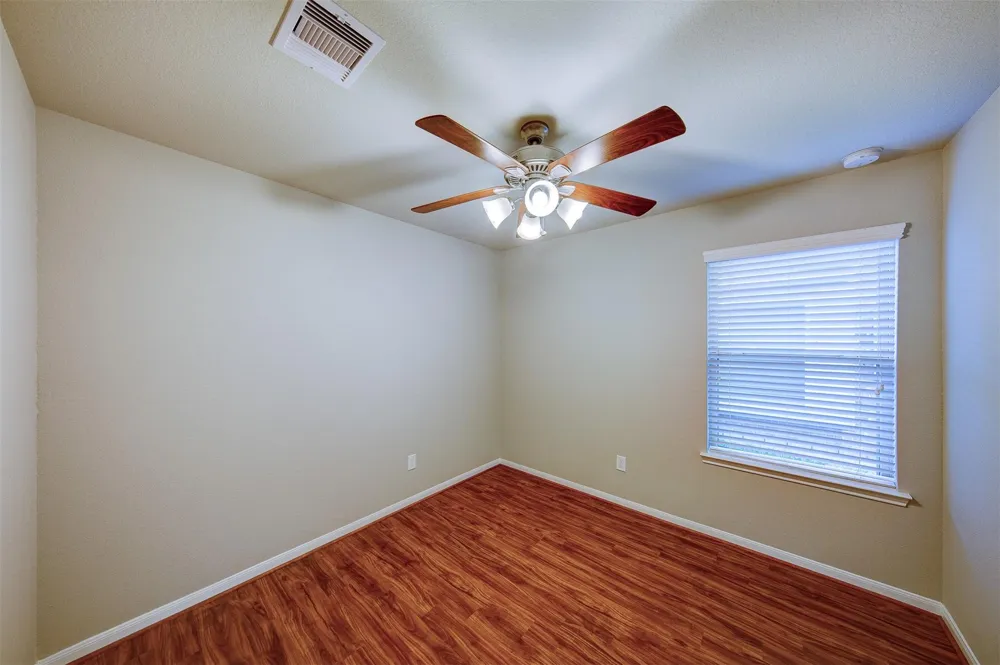 5227 Bay Lane Bacliff, TX 77518