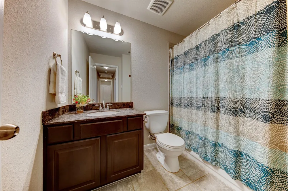 5227 Bay Lane Bacliff, TX 77518
