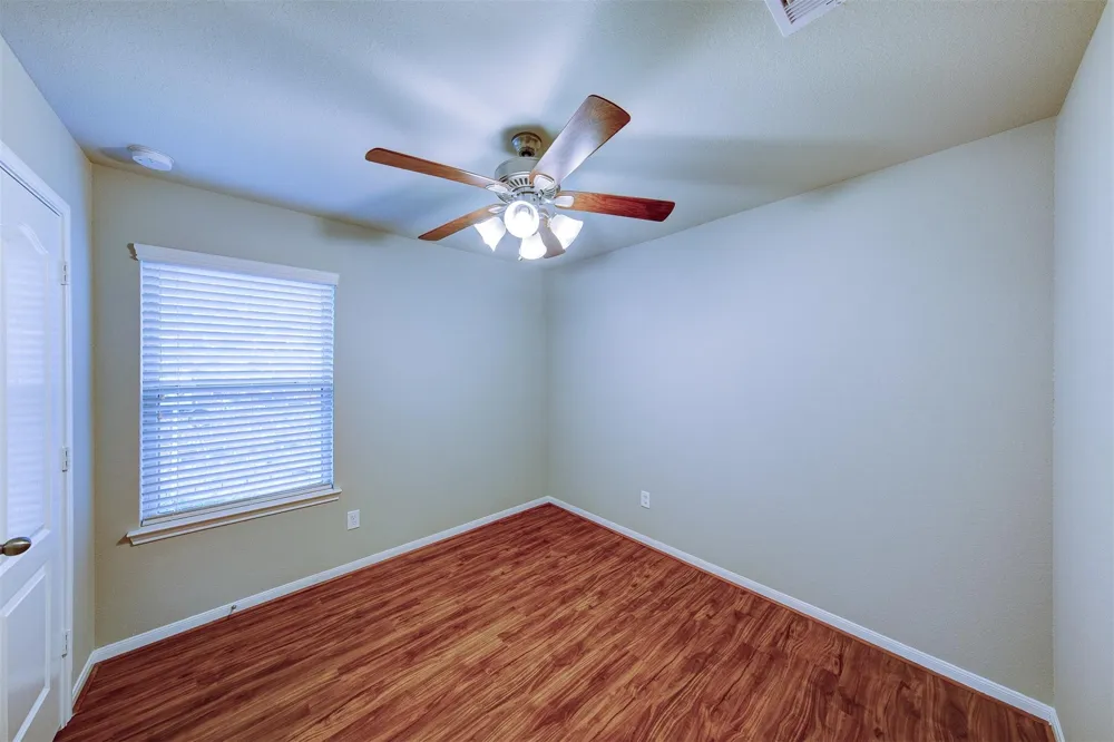 5227 Bay Lane Bacliff, TX 77518