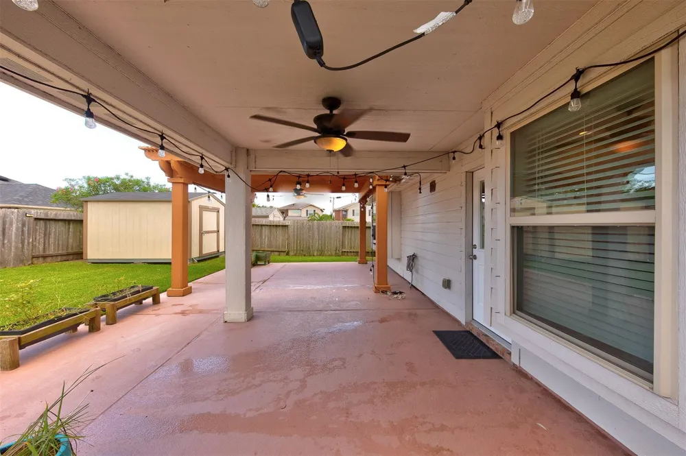 5227 Bay Lane Bacliff, TX 77518