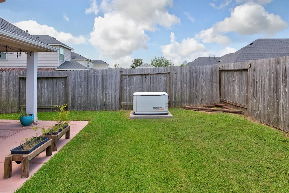 5227 Bay Lane Bacliff, TX 77518