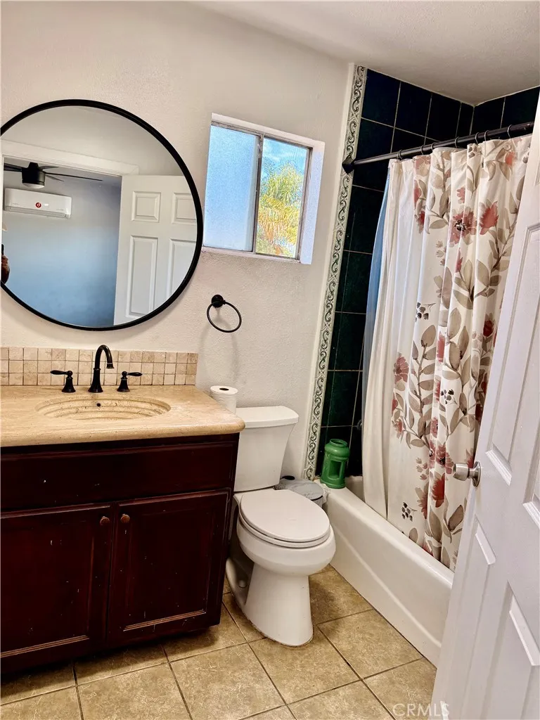 8906 Elm Los Angeles, CA 90002