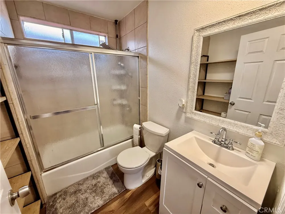 8906 Elm Los Angeles, CA 90002