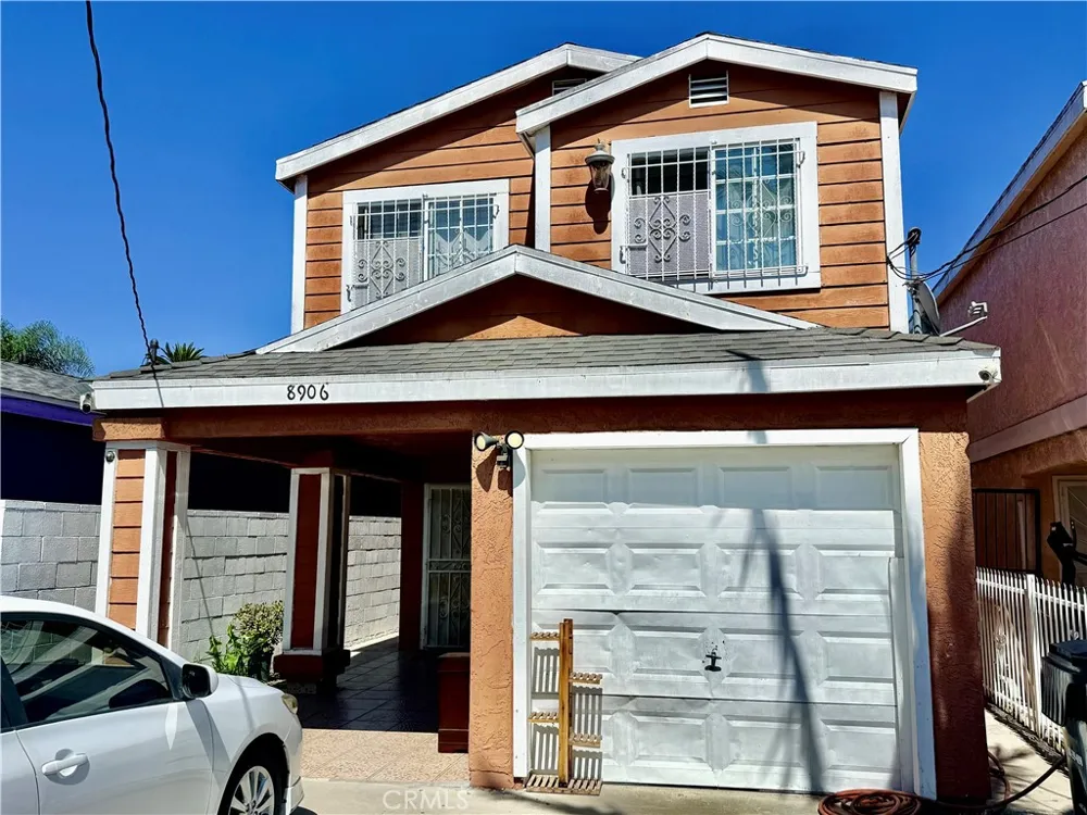 8906 Elm Los Angeles, CA 90002
