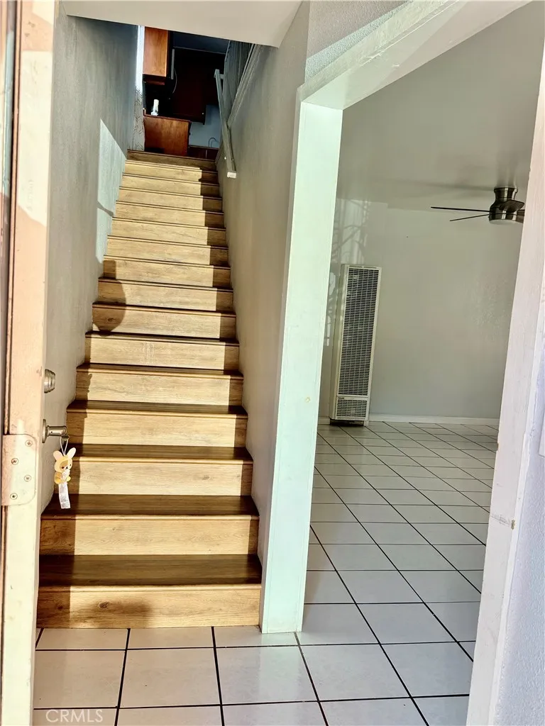 8906 Elm Los Angeles, CA 90002