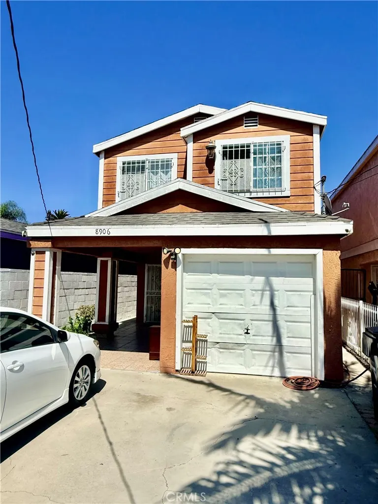 8906 Elm Los Angeles, CA 90002