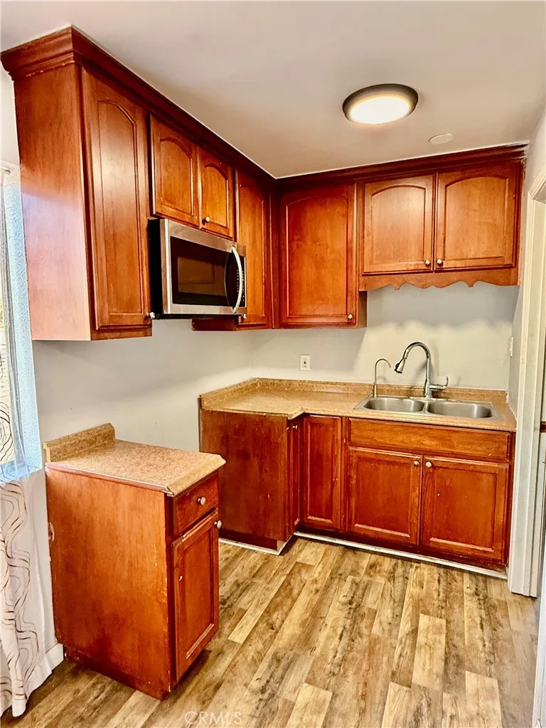 8906 Elm Los Angeles, CA 90002