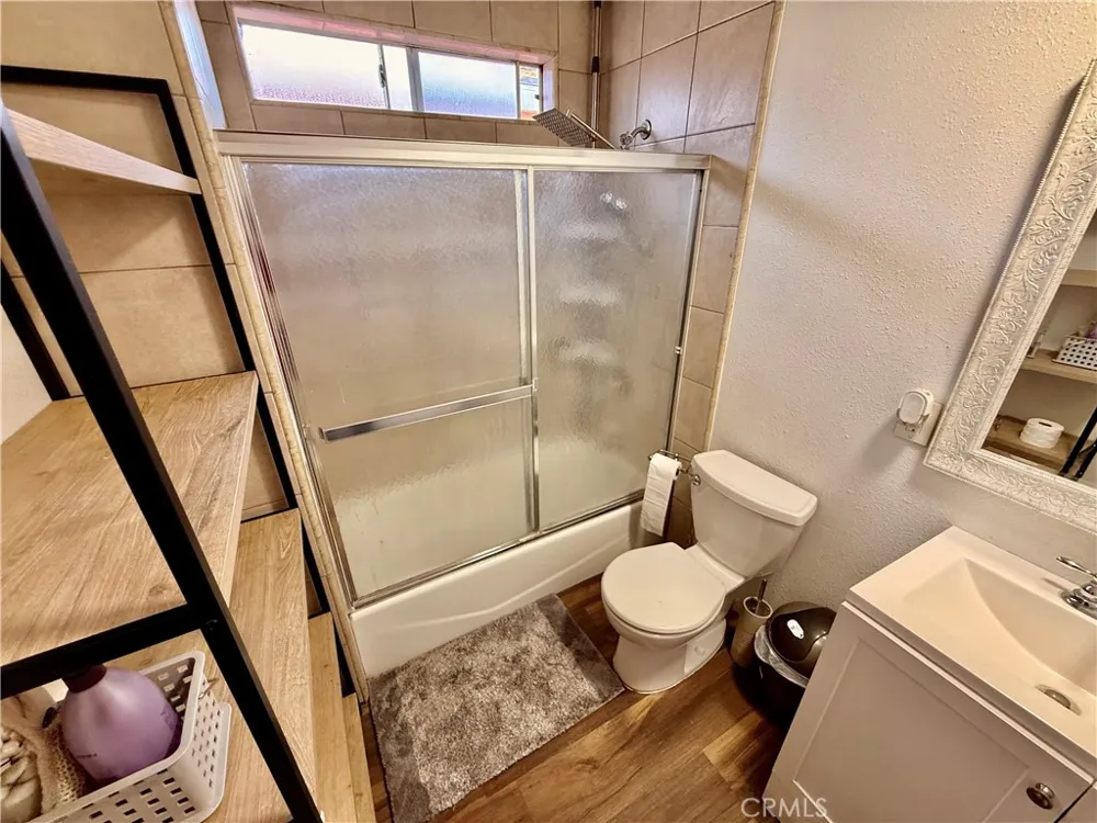 8906 Elm Los Angeles, CA 90002