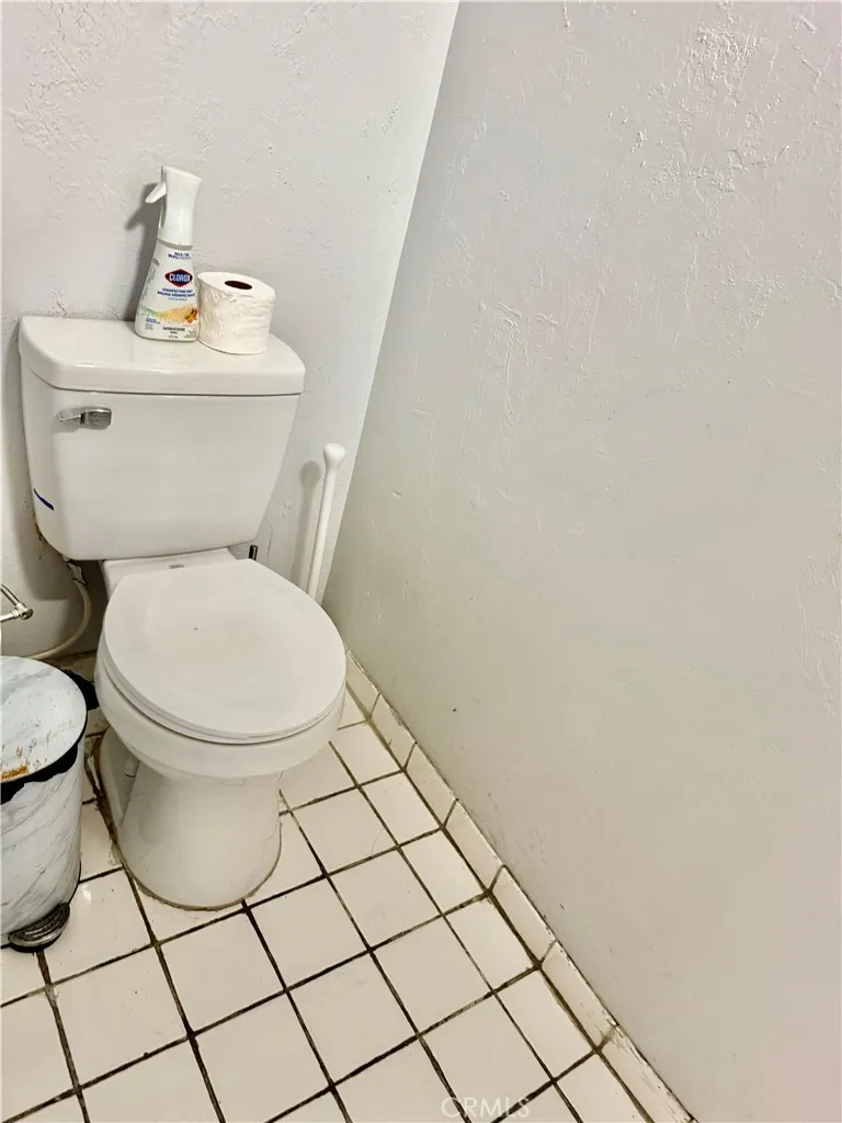 8906 Elm Los Angeles, CA 90002