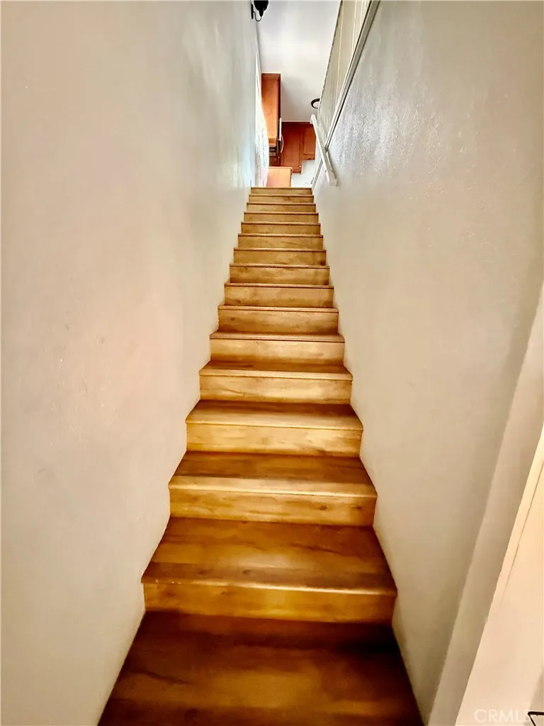 8906 Elm Los Angeles, CA 90002