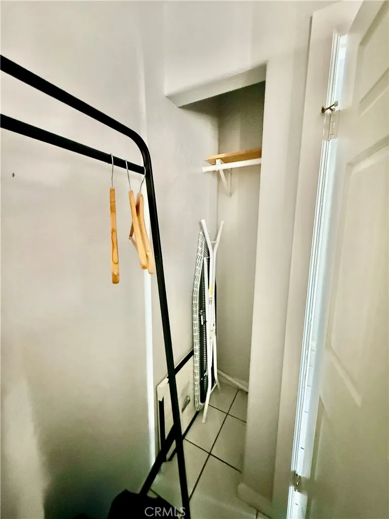 8906 Elm Los Angeles, CA 90002