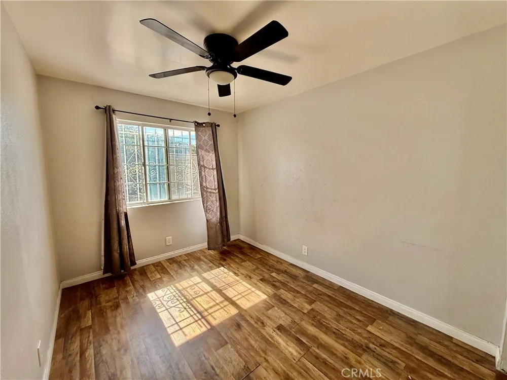 8906 Elm Los Angeles, CA 90002