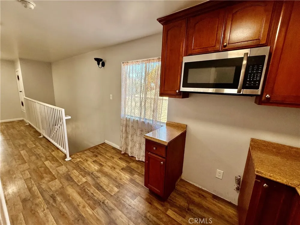 8906 Elm Los Angeles, CA 90002