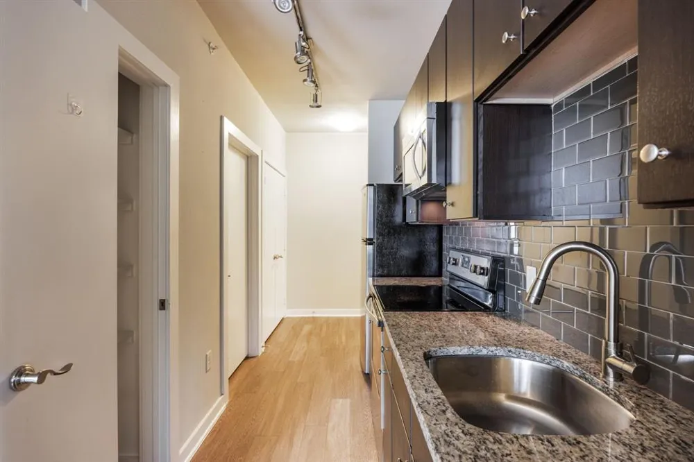 1900 Barton Springs Road #3013 Austin, TX 78704