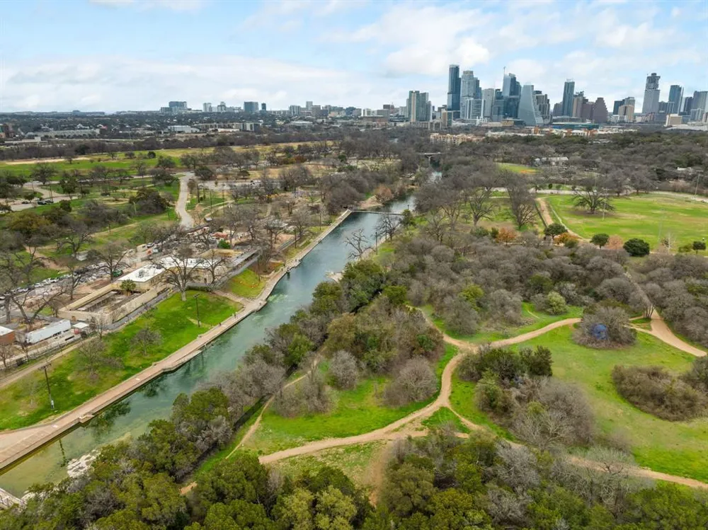 1900 Barton Springs Road #3013 Austin, TX 78704