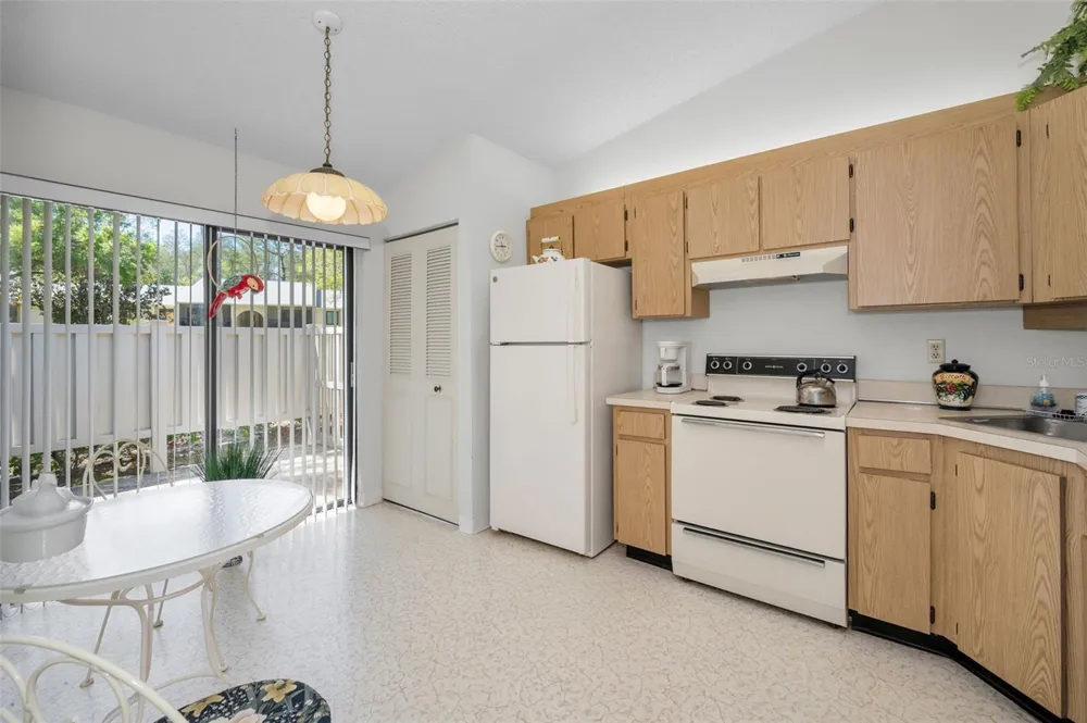 1333 SHADY PINE WAY #F Tarpon Springs, FL 34688