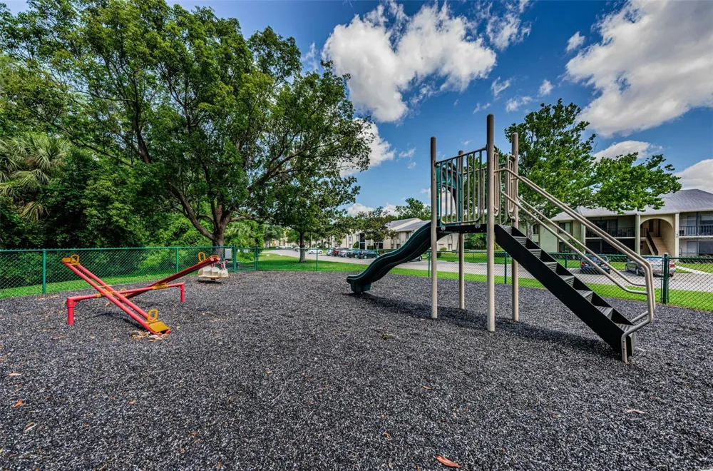 1333 SHADY PINE WAY #F Tarpon Springs, FL 34688