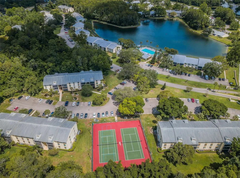 1333 SHADY PINE WAY #F Tarpon Springs, FL 34688