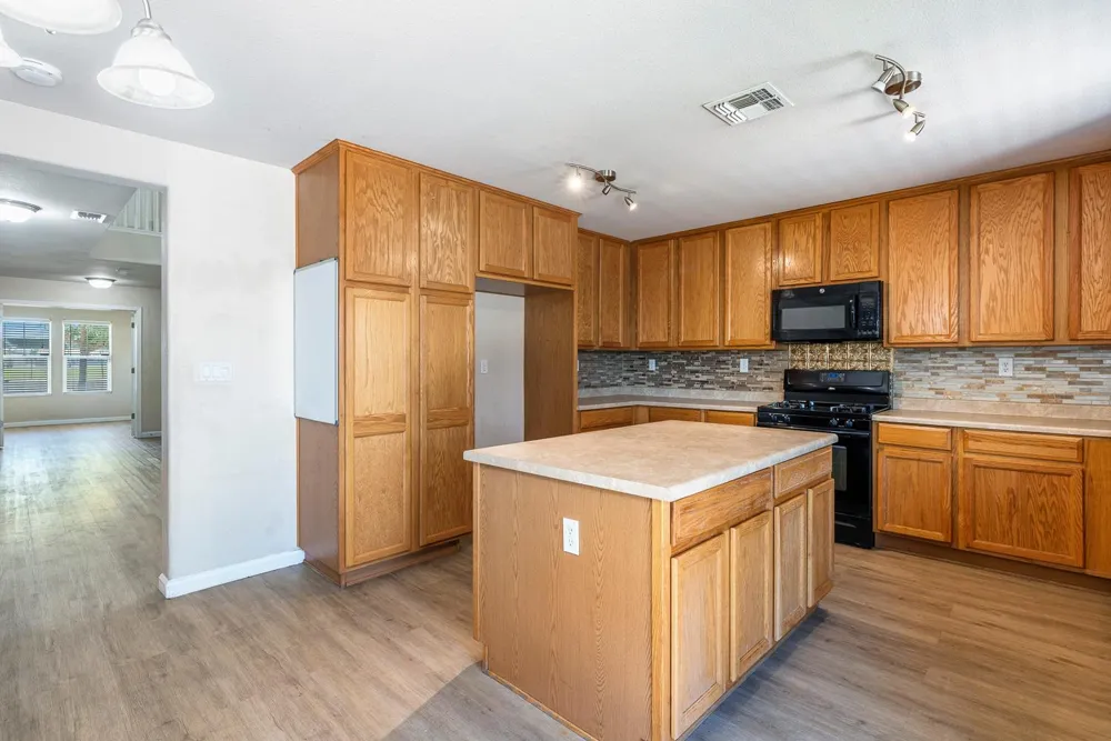 648 11th Street Sanger, CA 93657