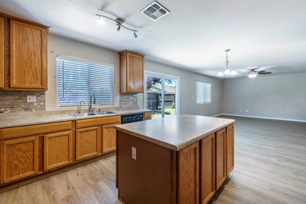 648 11th Street Sanger, CA 93657