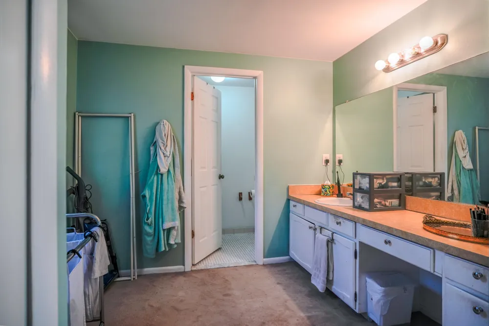 2411 Weathervane Road West Bloomfield, MI 48324