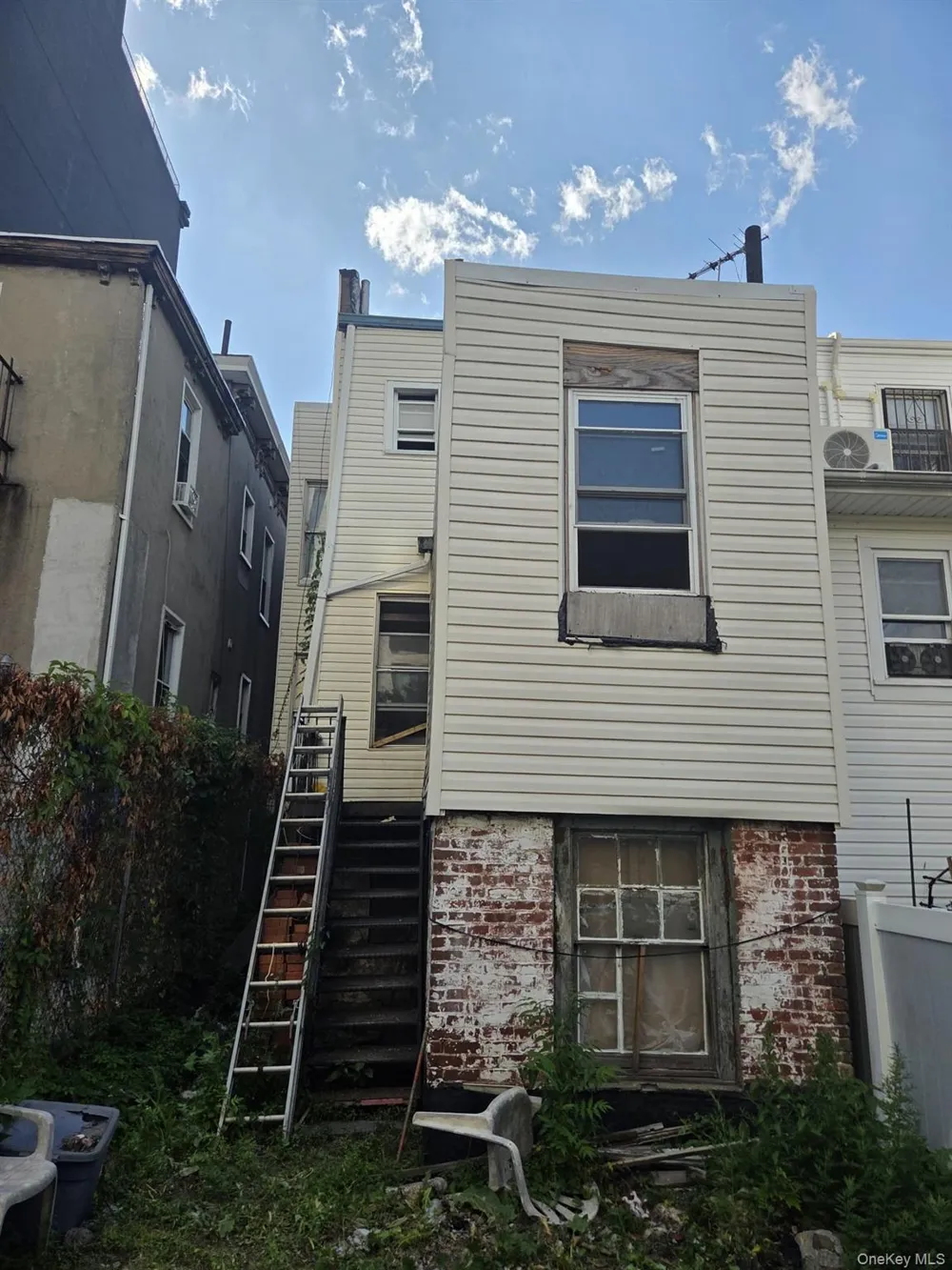 2182 Bathgate Avenue Bronx, NY 10457