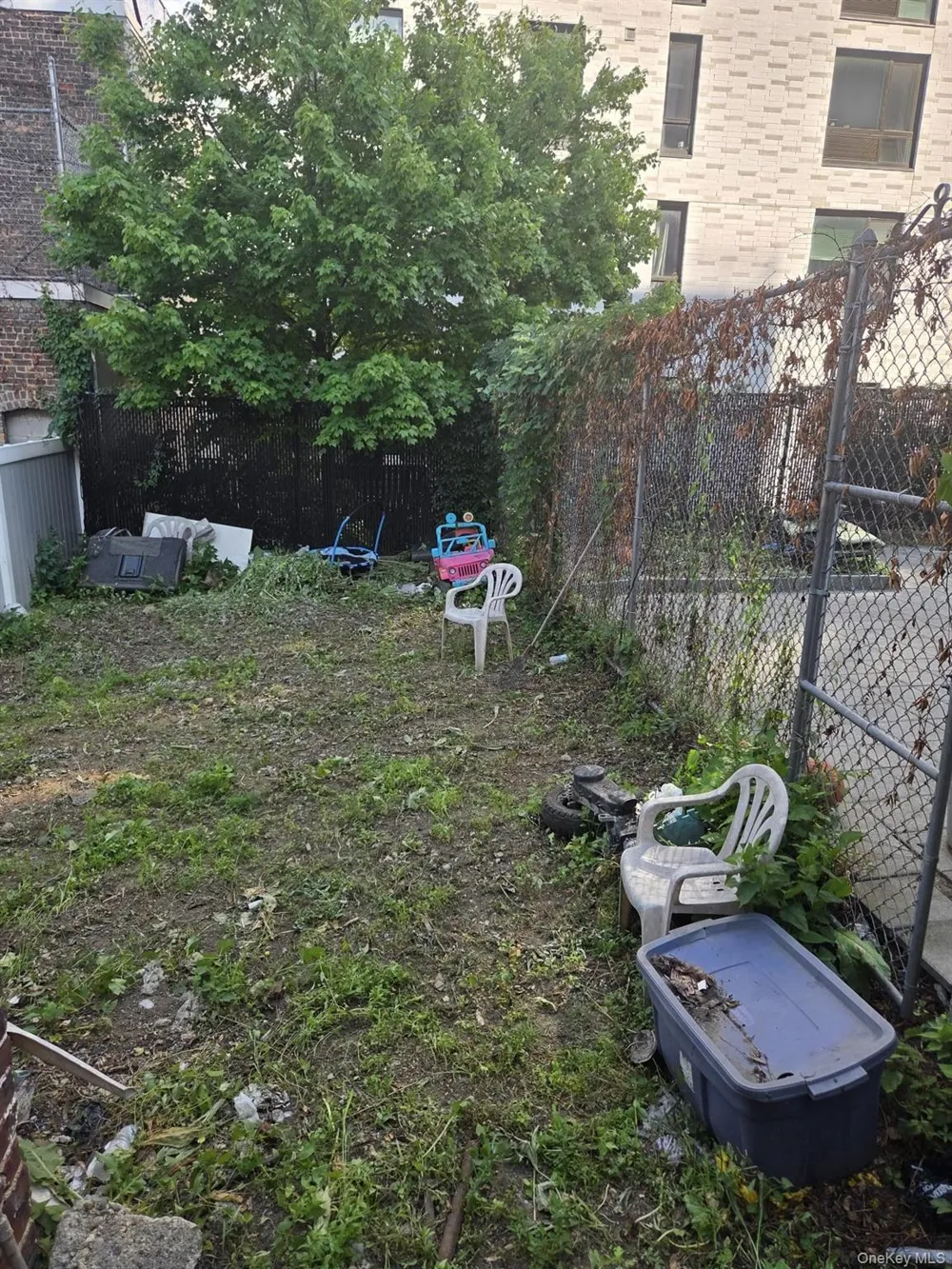 2182 Bathgate Avenue Bronx, NY 10457