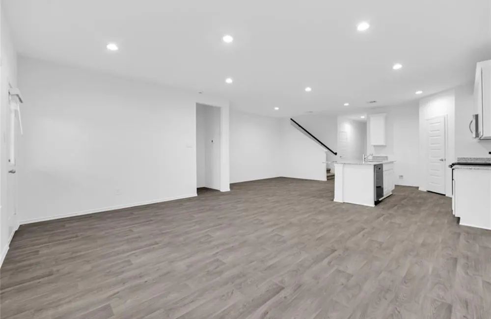 2028 Woodlark Way Sealy, TX 77474