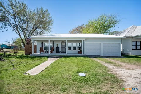 305 W Dallas Avenue