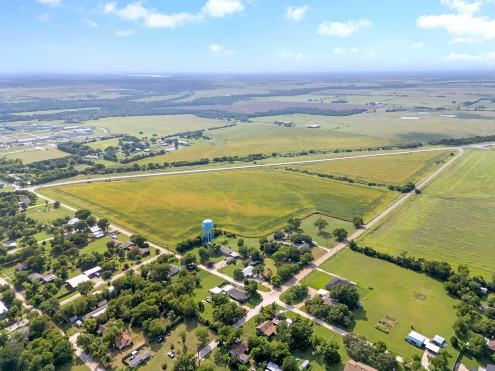 107 County Line Parkway Mart, TX 76664
