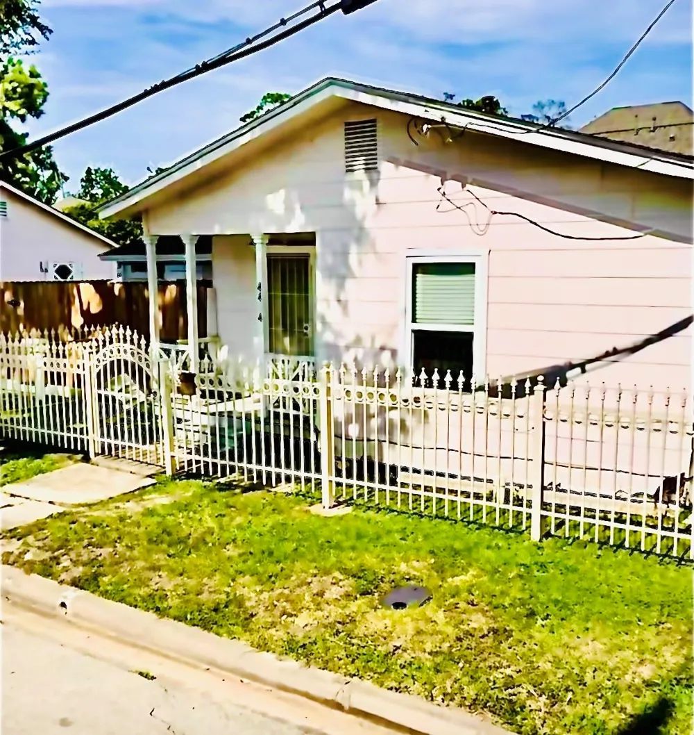 4408 Edsee Street Houston, TX 77009