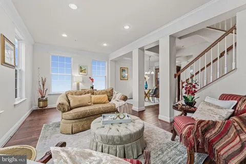 5846 DONOVAN LANE