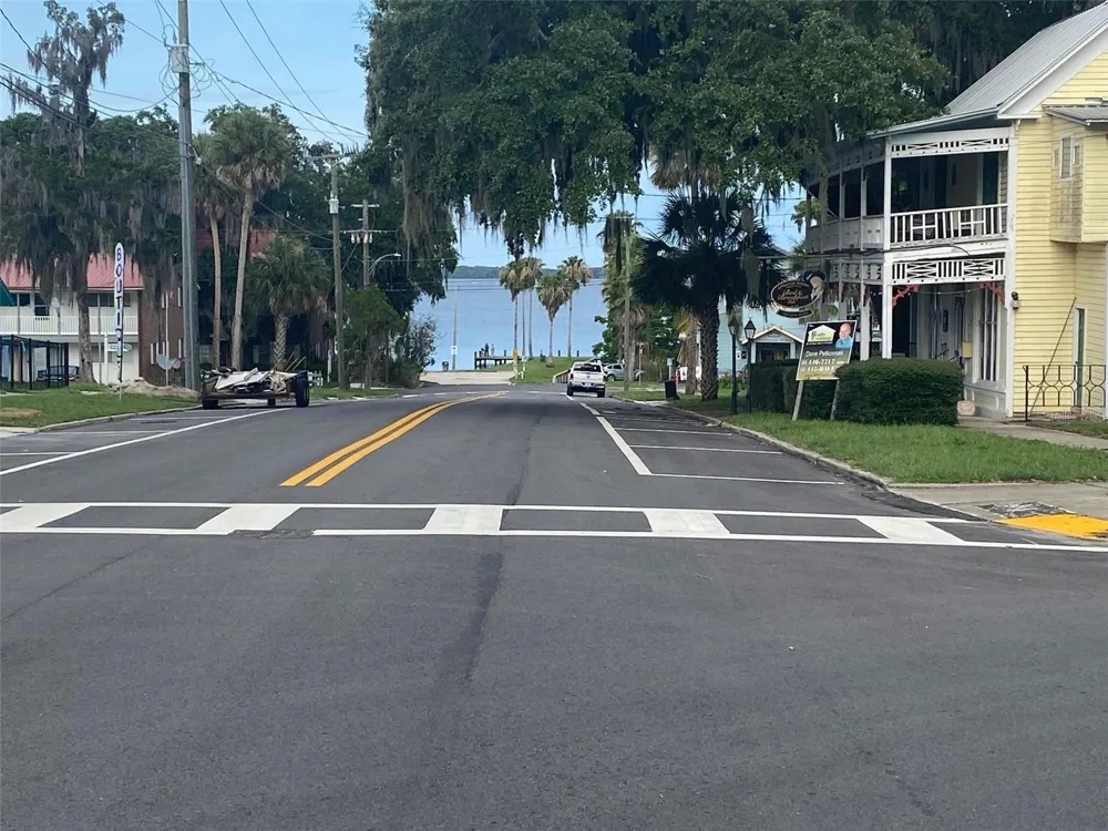 709 GEORGETOWN DENVER ROAD Crescent City, FL 32112
